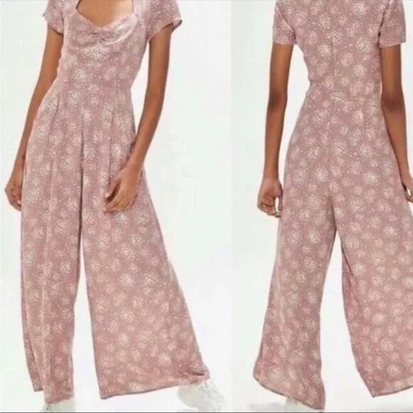 Urban Outfitters Kerriann blush pink floral print wide leg jumpsuit size Medium - Picture 14 of 16